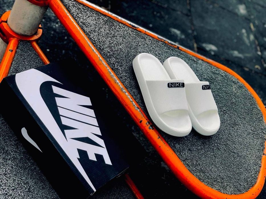 Женские шлепанцы Nike шлепанцы найк белые шльопки удобные шльопанцы уличные женские найк слансы пляжная обувь