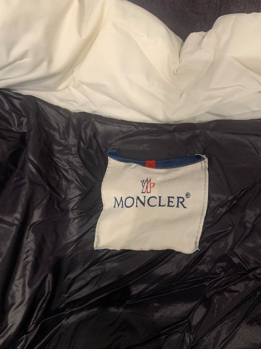 Жіноча куртка MONCLER розмір L