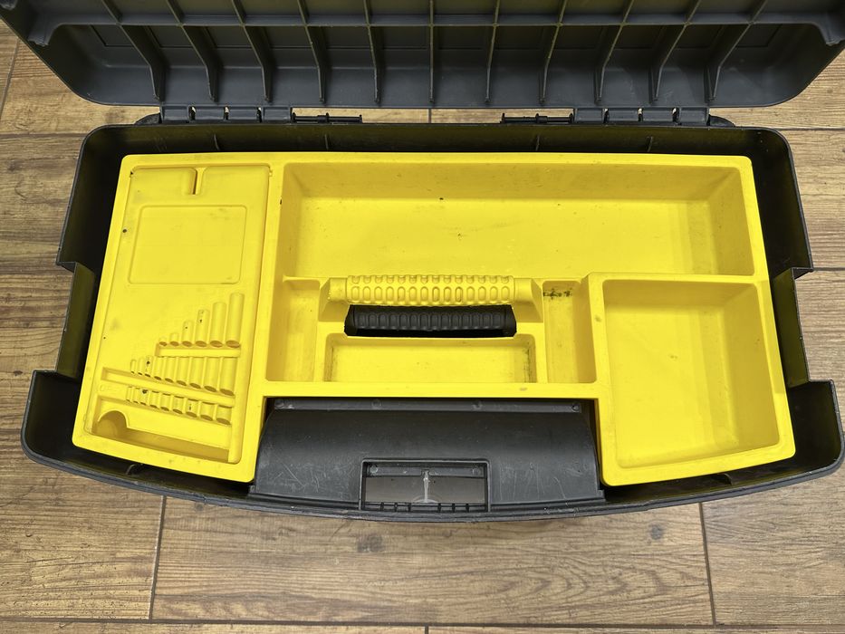 Skrzynia narzędziowa STANLEY 24”
