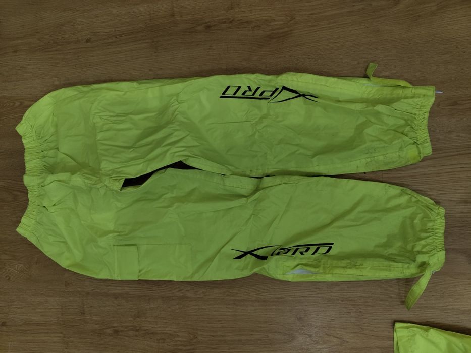 Conjunto Impermeável mota (casaco + calças +botas)