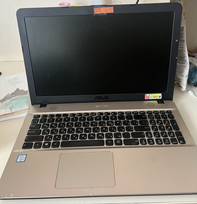Ноутбук asus