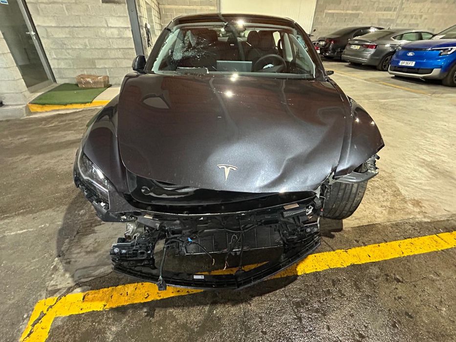 Tesla Model 3, 320CV, 2025