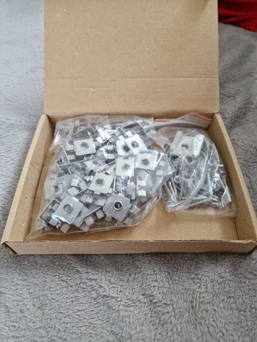 8 Zestawów montażowch 35 zl za paczke  deski kompozytowe taras balkon