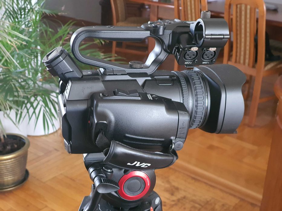 Kamera JVC HM-200 E 4K  (streaming)