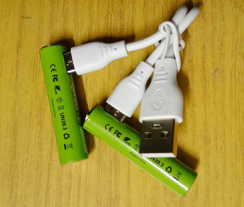 2x Rechargeable AAA USB Batteries437156536858060801