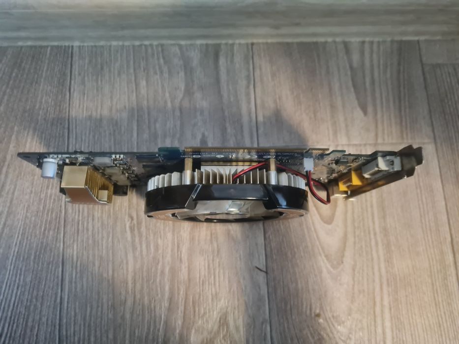 Видеокарта Asus GTS250 на 512МБ