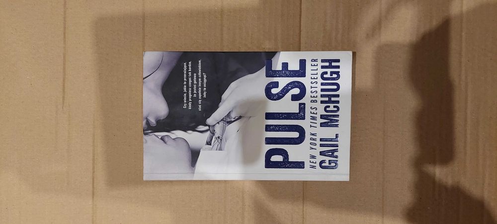 Pulse, Geil McHugh, in English