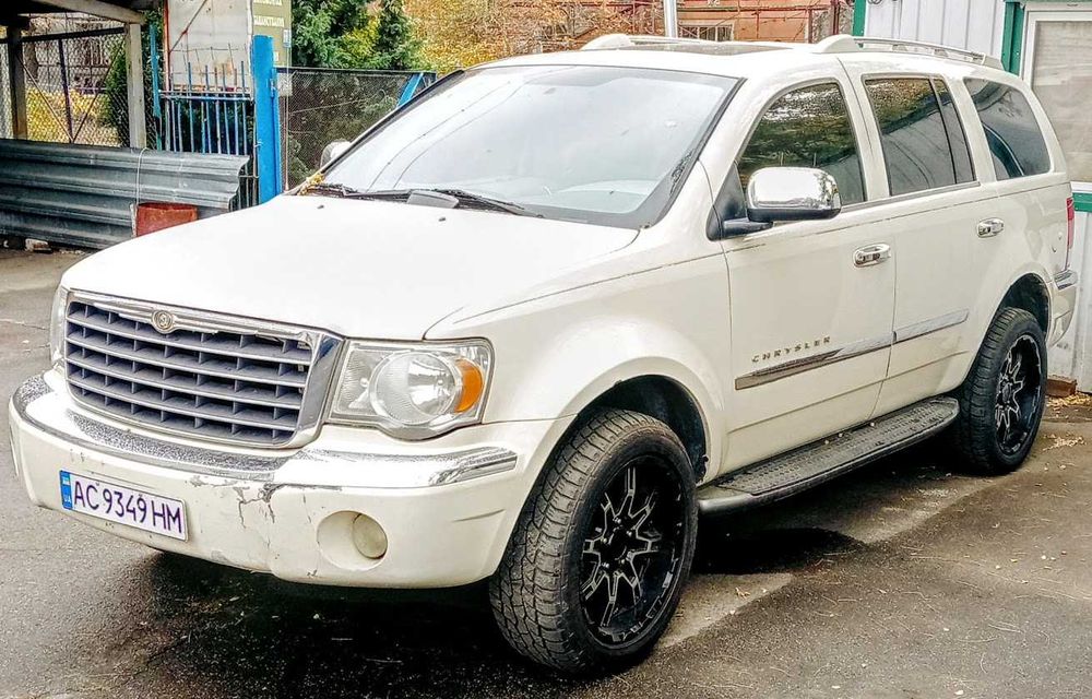 CHRYSLER Aspen  5.7 V8    4WD