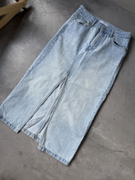 Джинсова спідниця міді