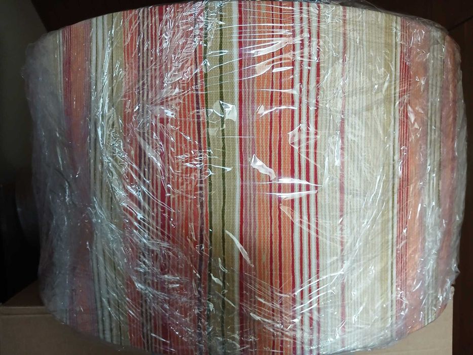 Candeeiro circular forrado a tecido riscas laranja