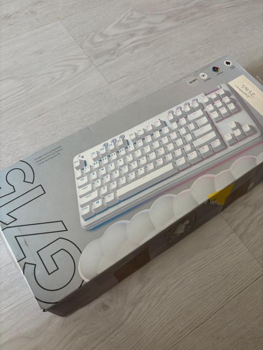 Logitech G715 RGB Wireless Mechanical, teclado mecânico TKL