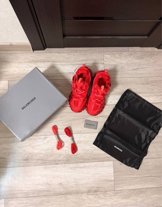Balenciaga track 1.0 red