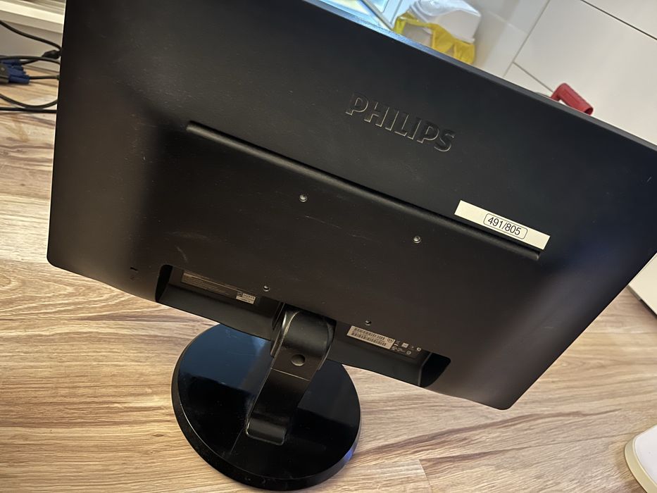 2 monitory DELL, PHILIPS