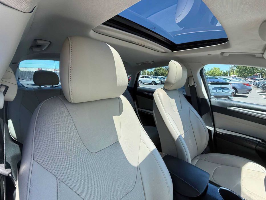 Ford Fusion Titanium      2014
