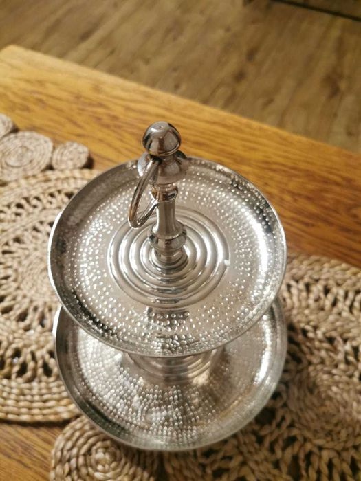 Dwupiętrowa patera na ciasto metalowa Boltze Home