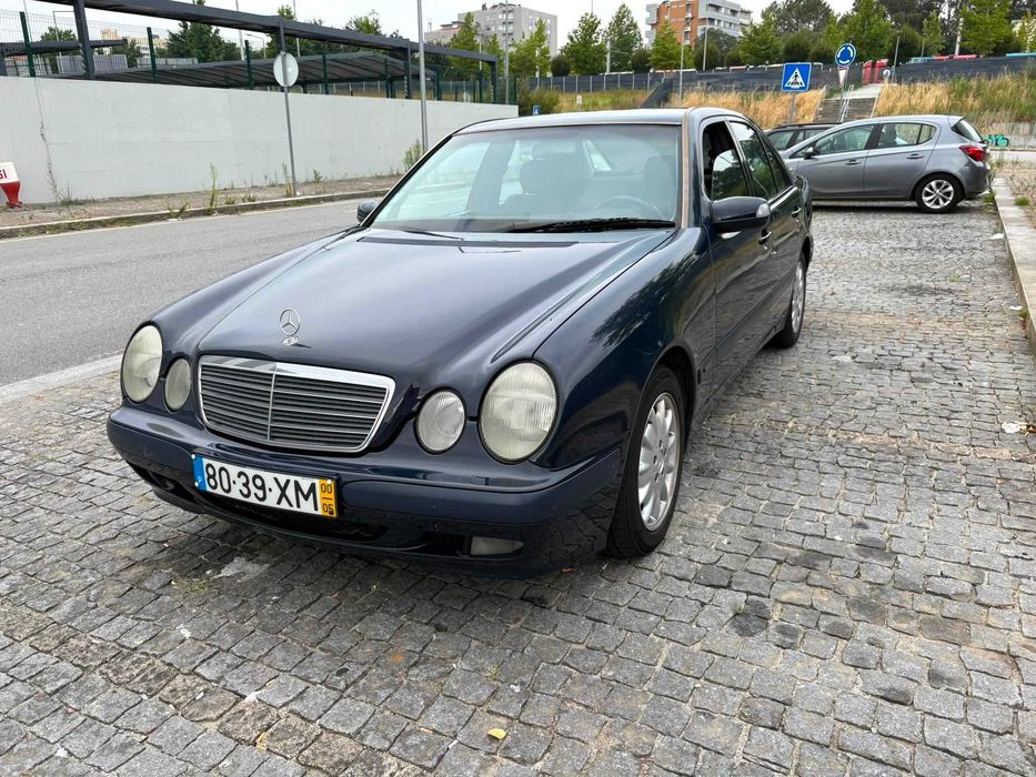 MERCEDES-BENZ E270 CDI ELEGANCE (W210) Diesel Impecável — photo 3