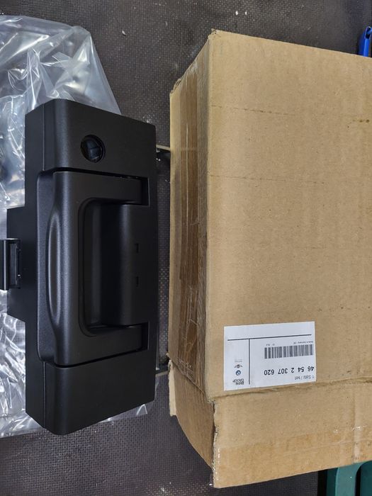 Mechanizm zamka kufra bmw touring 
MECHANIZM ZAMKA KUFRA BMW TOURING (