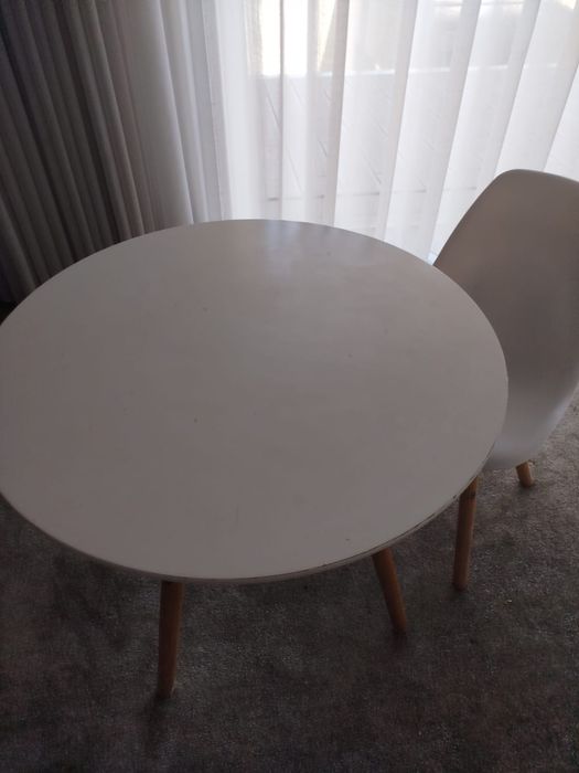 Mesa criança com cadeira