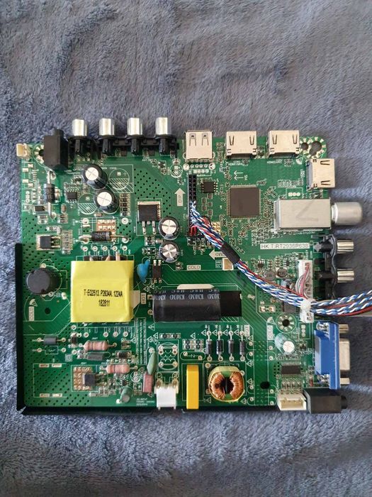 Плата телевизора. Є різні в описі!