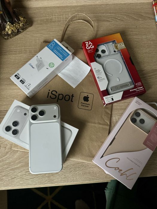 iPhone 17 Pro Max 512 GB NOWY tylko aktywowany 2 etui szybka ładowarka