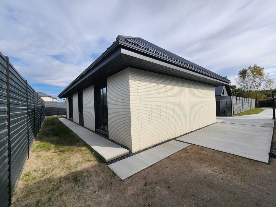 Від забудовника! Продам будинок, газ, світло, вода. Телефонуйте.