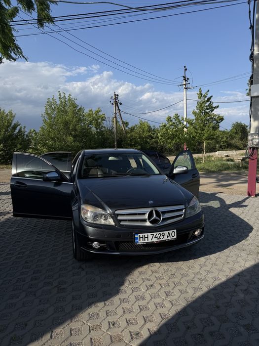 Продам Mercedes-Benz C-Class 2008