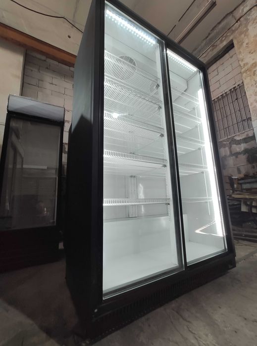 Холодильна шафа вітрина UBC Large 1500 сірий, стан супер. Гарантія