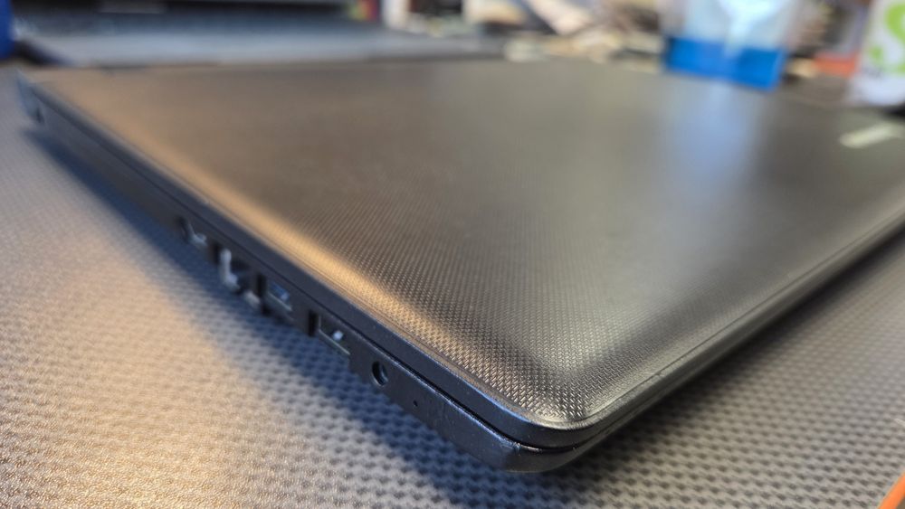 Laptop Lenovo ideapad 100-15IBY Intel Celeron, 4GB RAM, SSD 450 GB