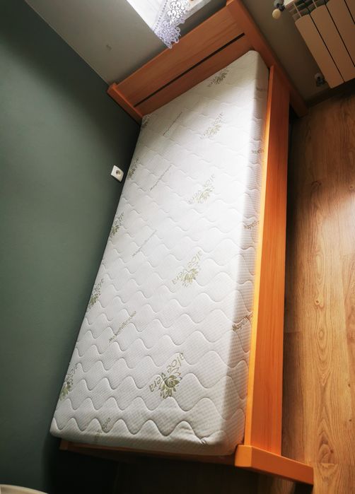 Komplet zestaw mebli 7 elementów + materac