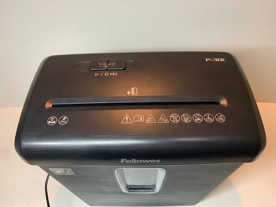 Fellowes P-30C P30 Niszczarka do papieru dokumentów 6 arkuszy P4