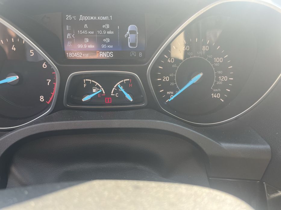 Продаю Ford Escape