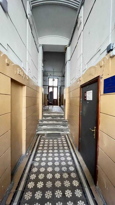 Продаж приміщення в центрі на вул. Поповича