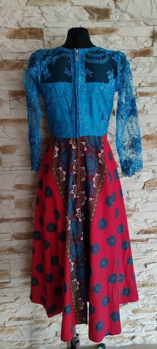 Sukienka długa rozkloszowana, koronka, haft, rozmiar M