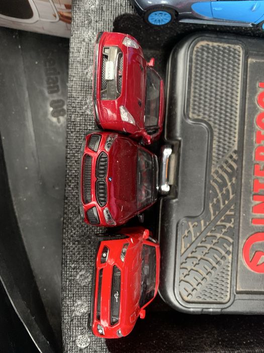 Машинки модельки різні хороший стан