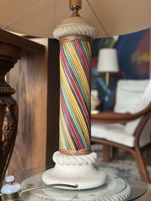 Unikatowa lampa ze stolikiem. Wlochy lata 80-te. Piaskowiec.