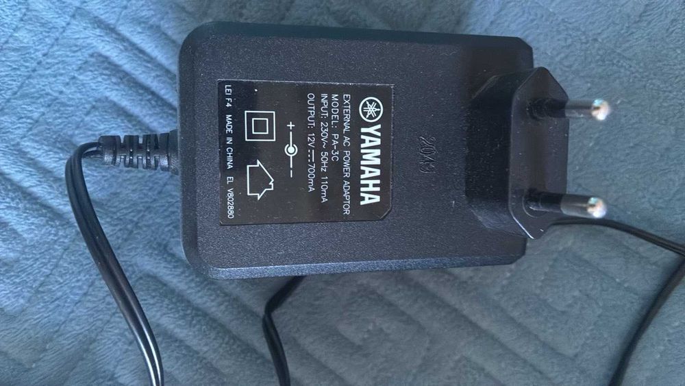 Синтезатор Yamaha PSR-R300