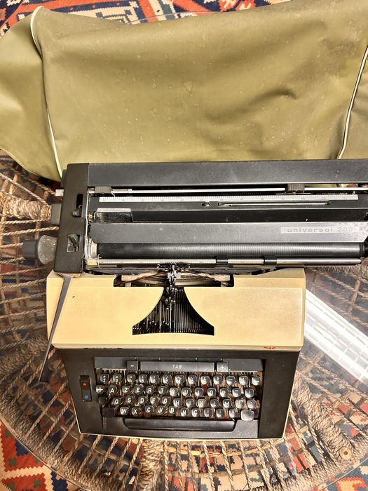 Máquina de Escrever Adler