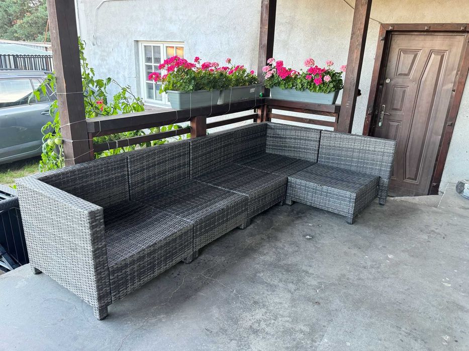 Narożnik ogrodowy z stolikiem technorattan