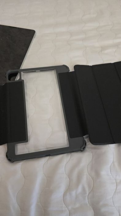 Ipad pro 11" (2022)  4a geração M2 Wi-Fi - Estado Impecável  - Carregador e capa incluídos