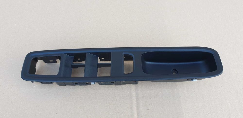 sandero stepway III 3 panel obudowa przełączników drzwi lewy