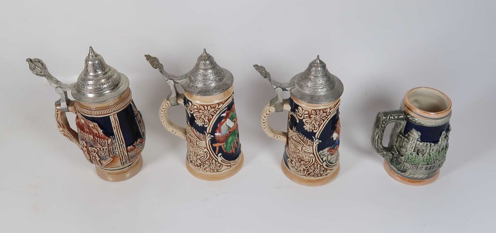 4 antigas canecas pequenas em porcelana da Alemanha