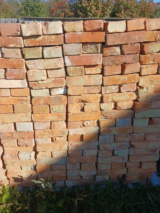 Повнотіла цегла (кирпич)