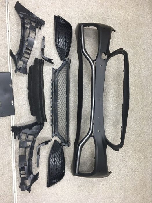 Mersedes C205 W205 Бампер передний комплектный в стиле C63