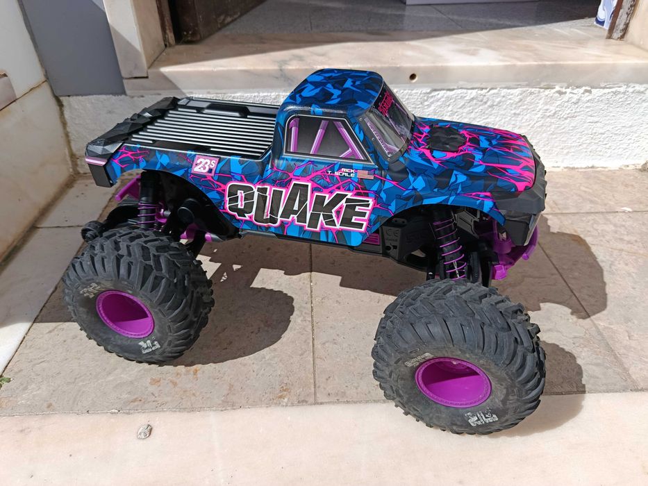 Arrma Quake 223s