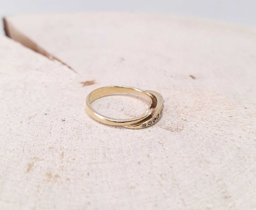 Złoty pierścionek p.585/2,92g