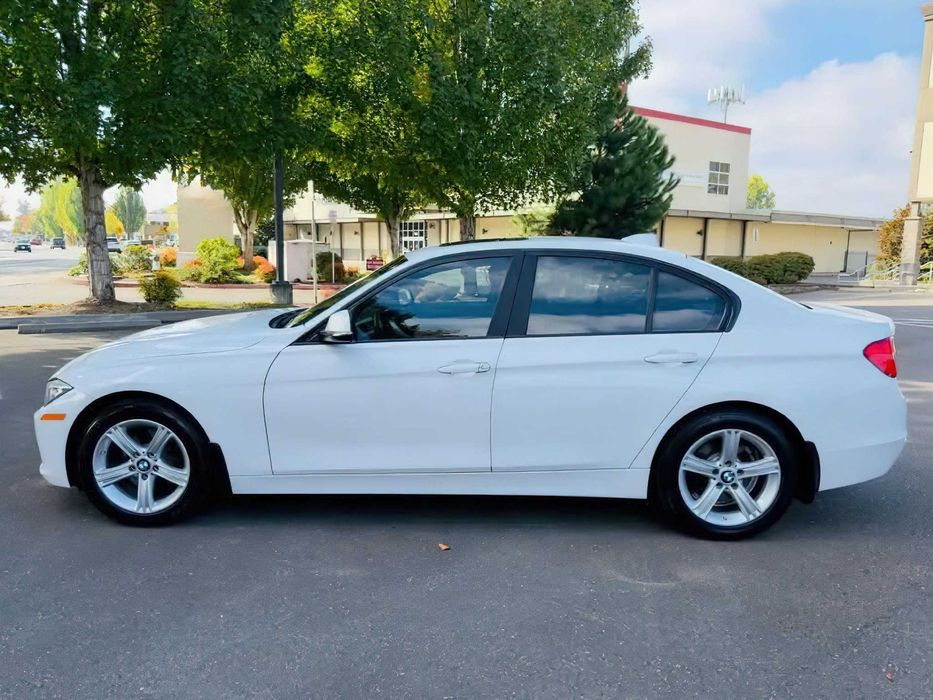 BMW 3 Series 320i      2015