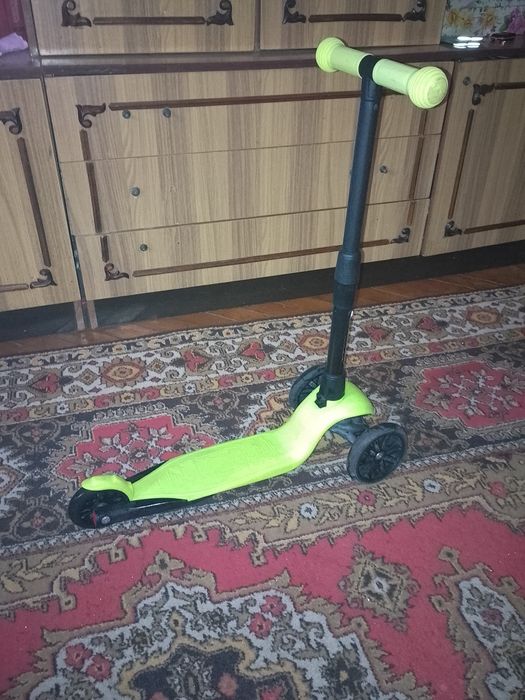 Самокат дитячий трьохколісний