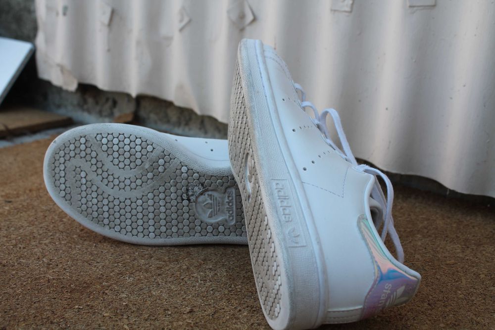 Sapatilhas adidas brancas "stan smith"