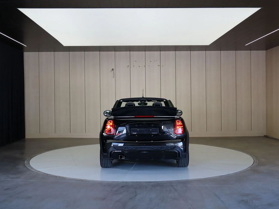 MINI Cabrio Cooper Aut. JCW