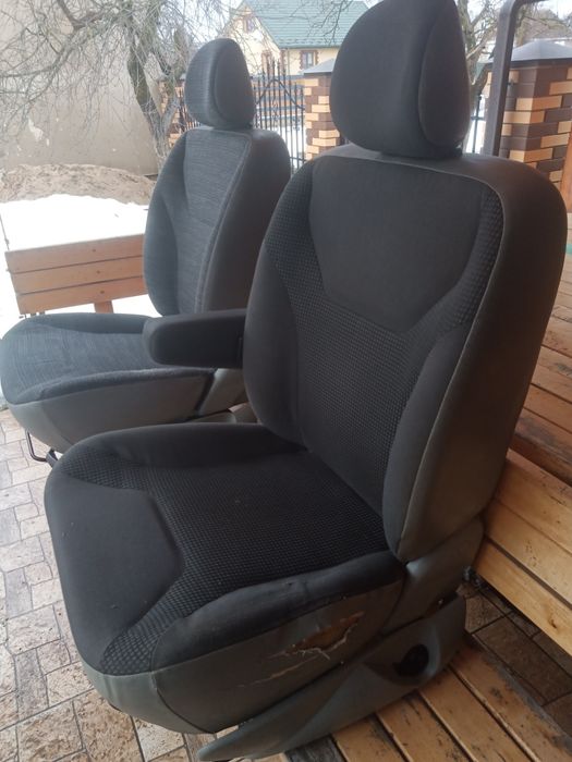 Сидіння водія Трафік Віваро Прімастар